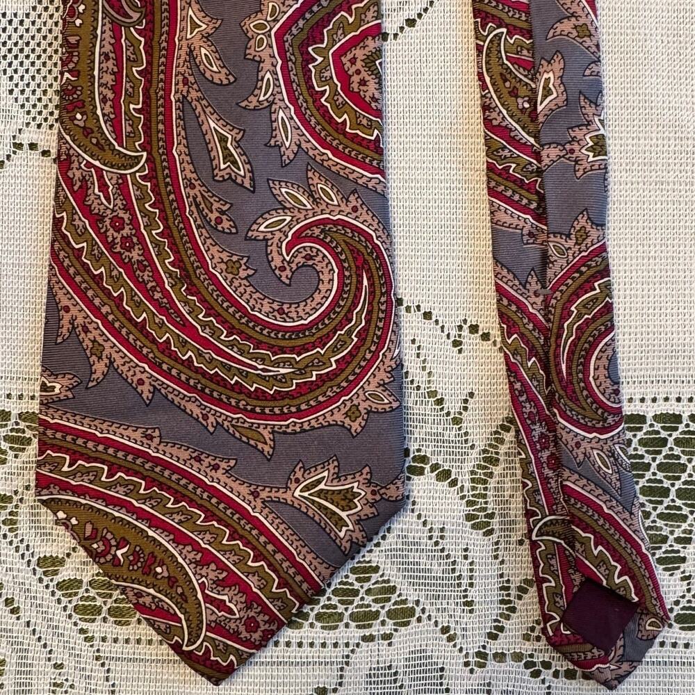 Traditionalist 100% Italian Silk Necktie Paisley REPP Tie 57"L 4" W Made in USA